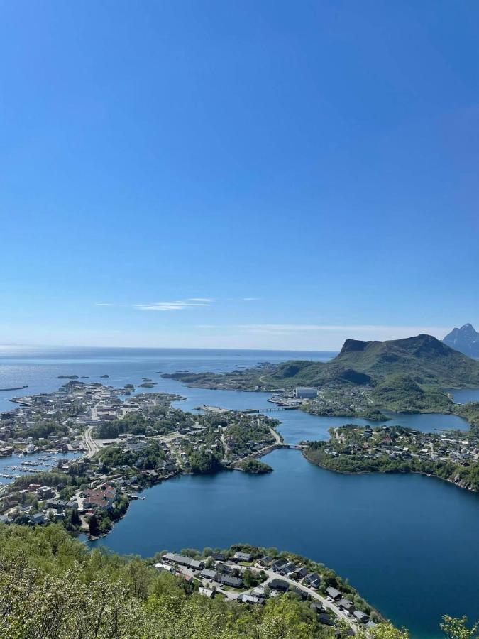 Romslig Leilighet Sentralt I Svolvaer Sentrum Экстерьер фото